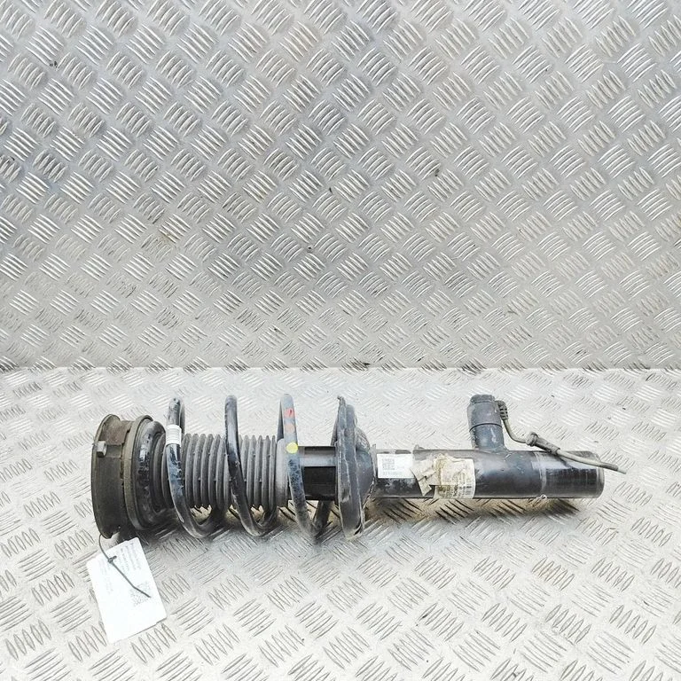 Priekšējais amortizators 5QF413032A
