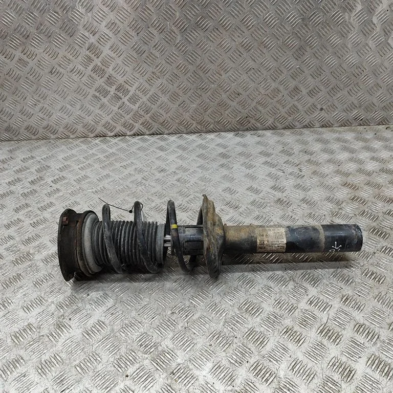 Priekšējais amortizators 3Q0413031CL