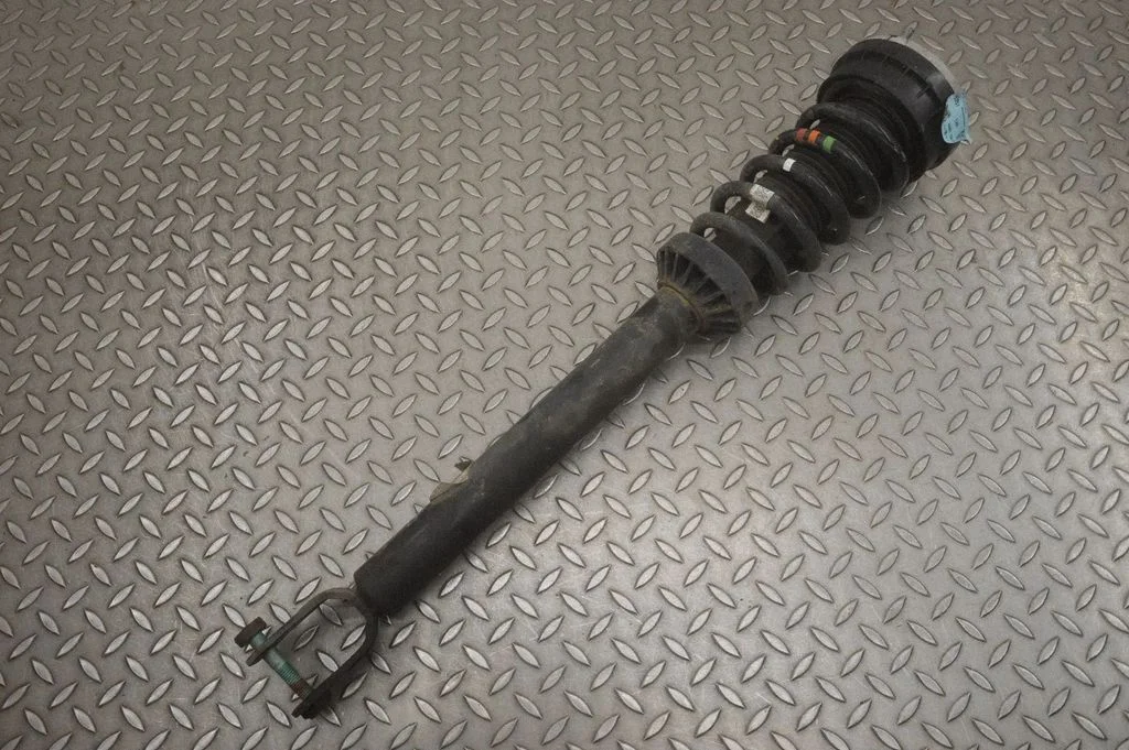 Front shock absorber/damper HK8318B036BD