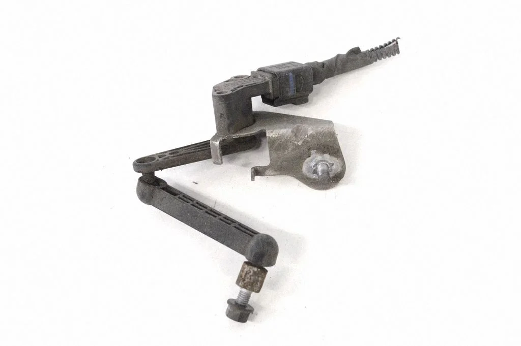 Headlight/headlamp level sensor – Tesla Model S (2012-)