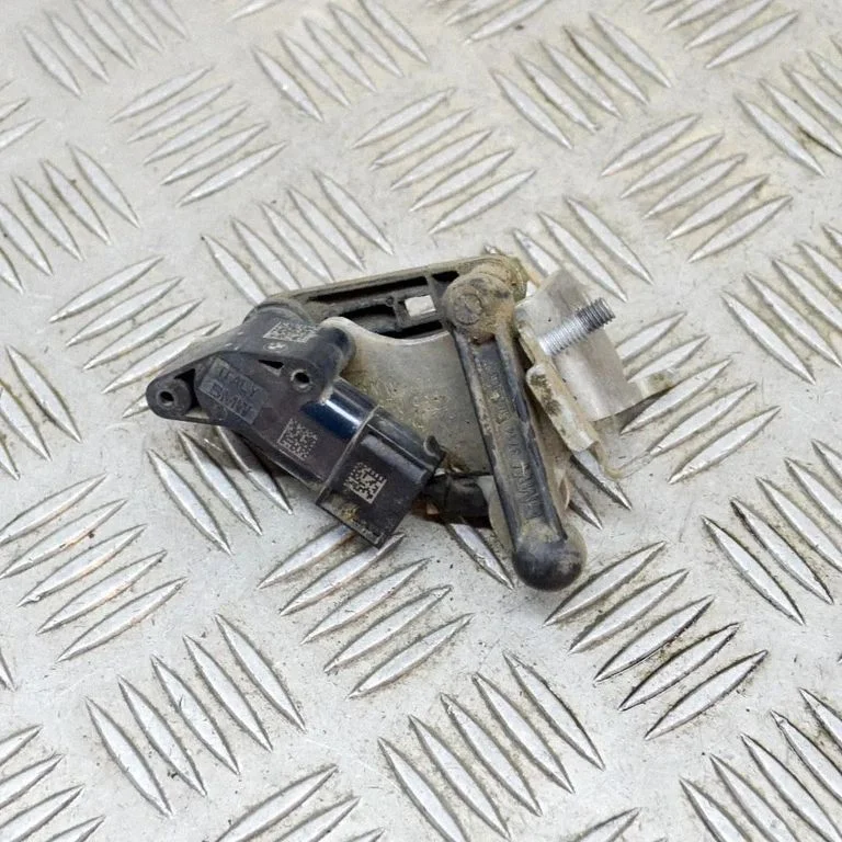 Headlight/headlamp level sensor 6895466