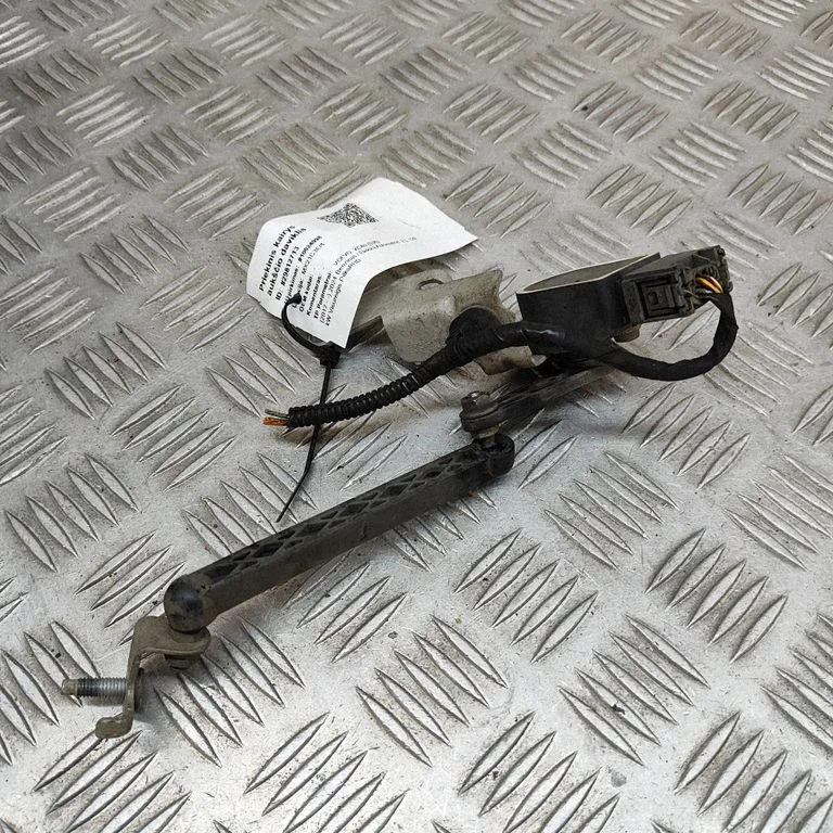 Headlight/headlamp level sensor 32221957