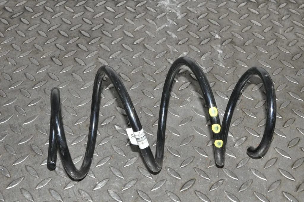 Priekšējā atspere – Mercedes-Benz CLA klase C117 X117 W117 (2013-2019)