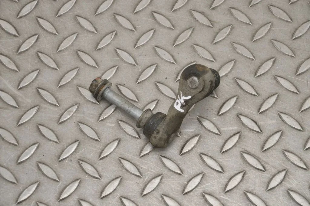 Priekšējā stabilizatora atsaite – kreisā