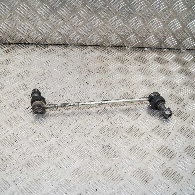 Priekšējā stabilizatora atsaite BK213B438AA