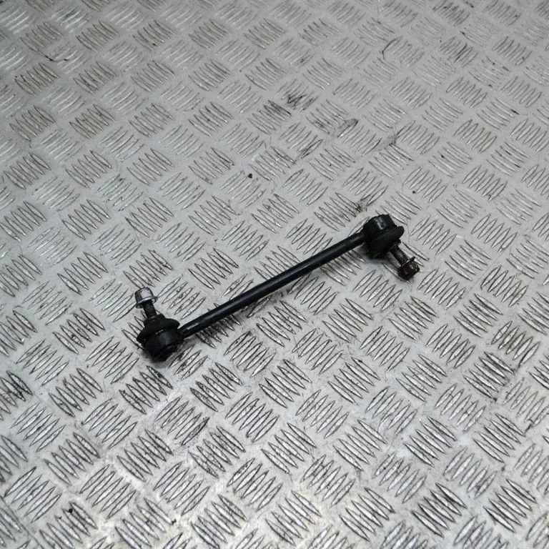 Eesmise stabilisaatori varras (link) – Tesla Model S (2012-)