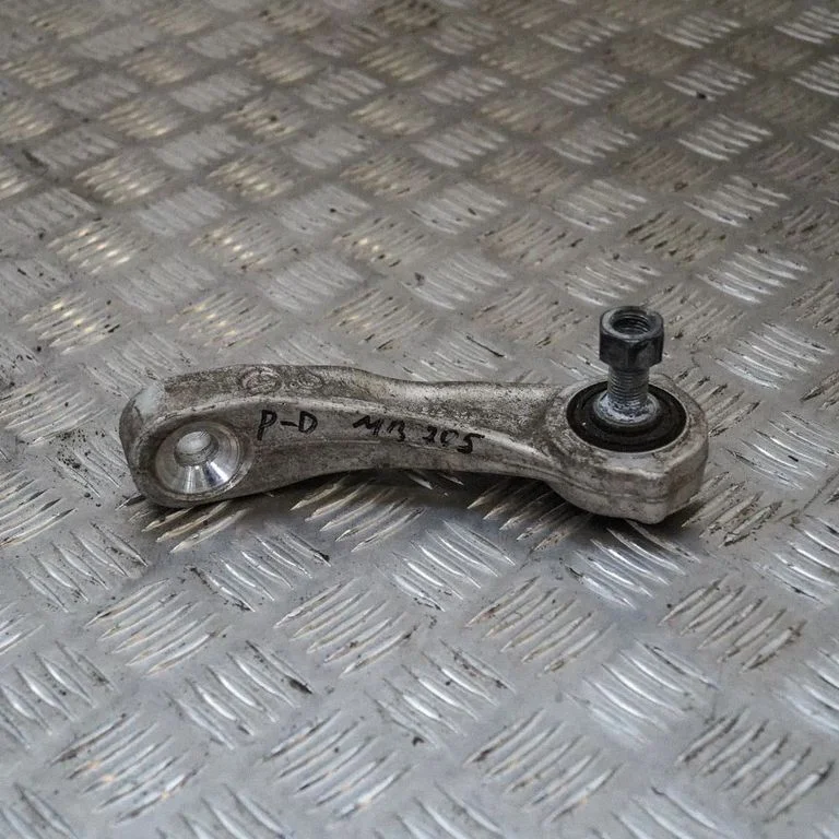 Front anti-roll bar/stabilizer link – Mercedes-Benz C-Class W205 (2014-2021)