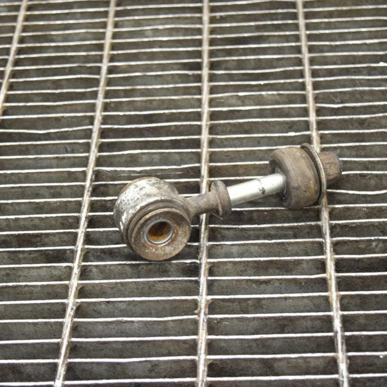 Front anti-roll bar/stabilizer link – right