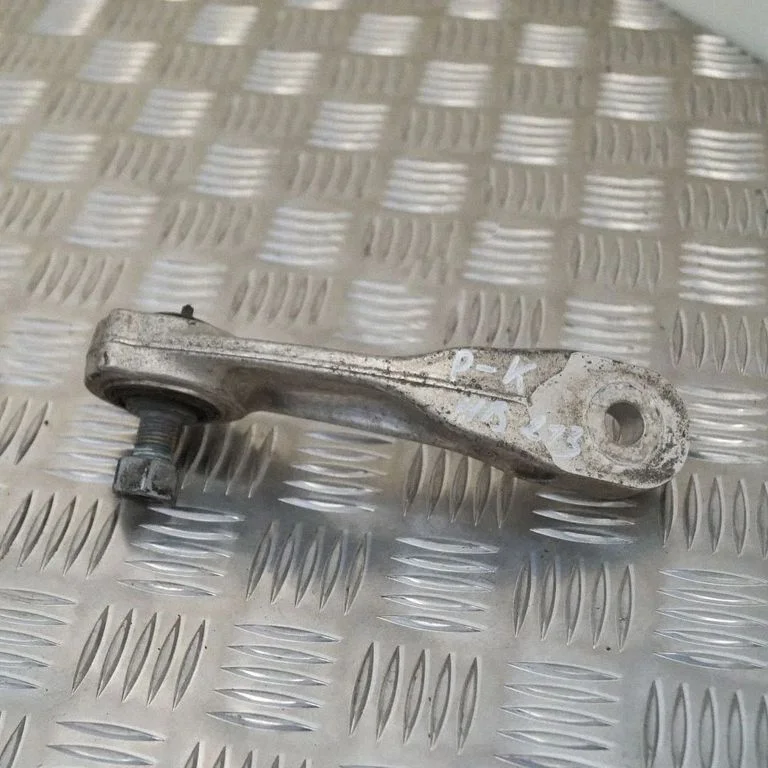 Priekšējā stabilizatora atsaite A2053230717