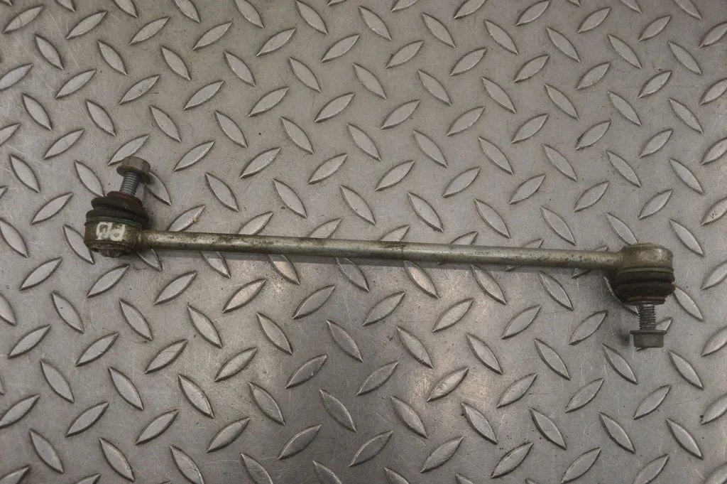 Priekšējā stabilizatora atsaite BJ323B438AC