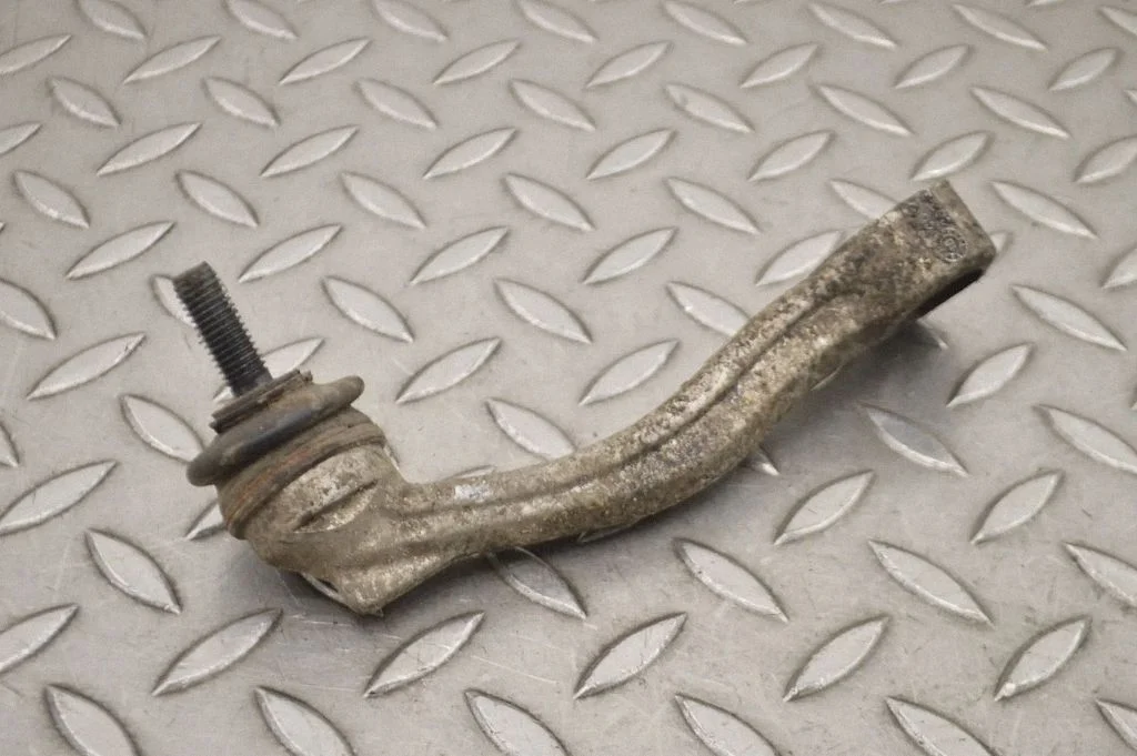 Priekšējā stabilizatora atsaite – kreisā