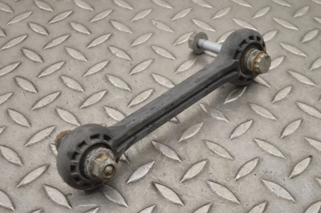 Priekšējā stabilizatora atsaite – Audi A4 S4 B9 (2015-2019)
