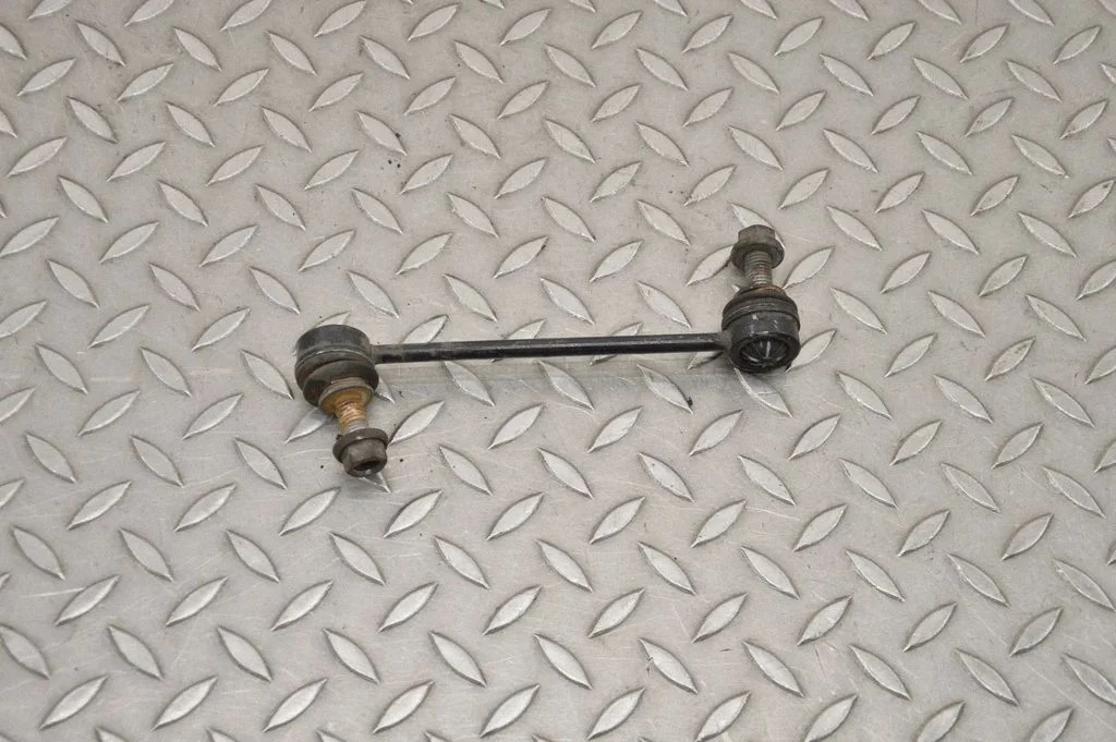 Priekšējā stabilizatora atsaite – kreisā