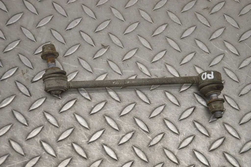 Priekšējā stabilizatora atsaite – labā