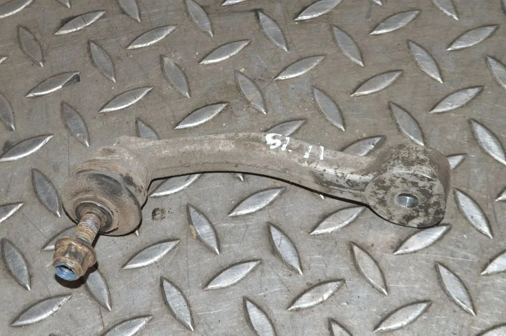 Priekšējā stabilizatora atsaite – labā