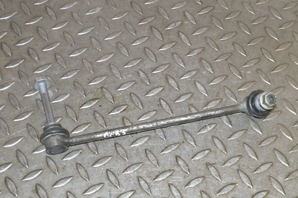 Eesmise stabilisaatori varras (link) – BMW X6 G06 (2019-)