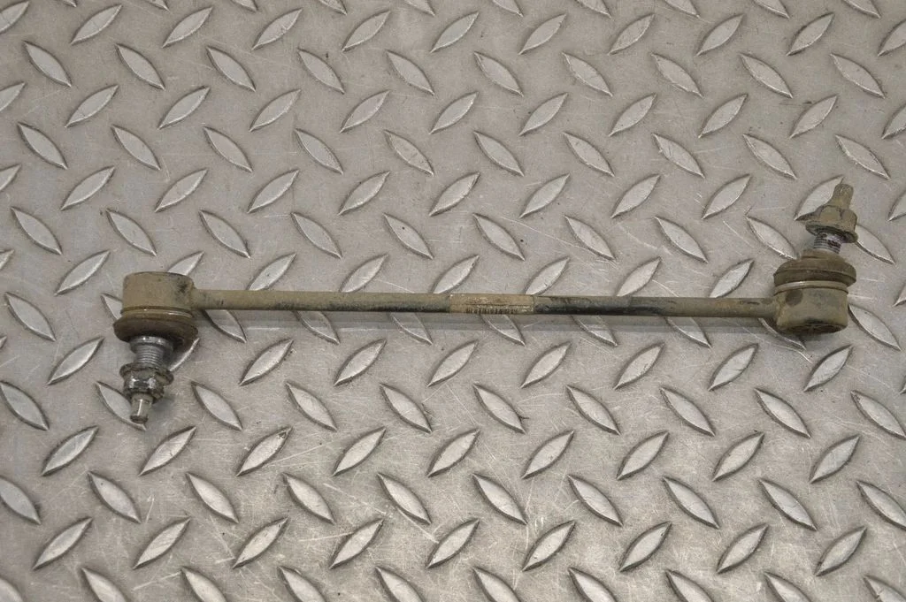 Priekšējā stabilizatora atsaite – labā