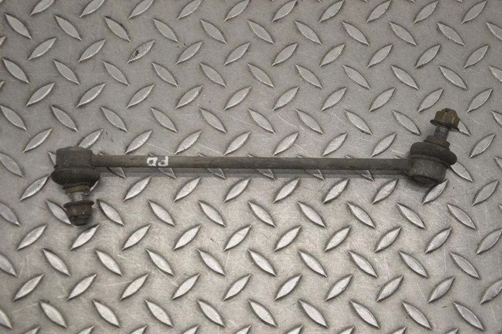 Priekšējā stabilizatora atsaite 6777318