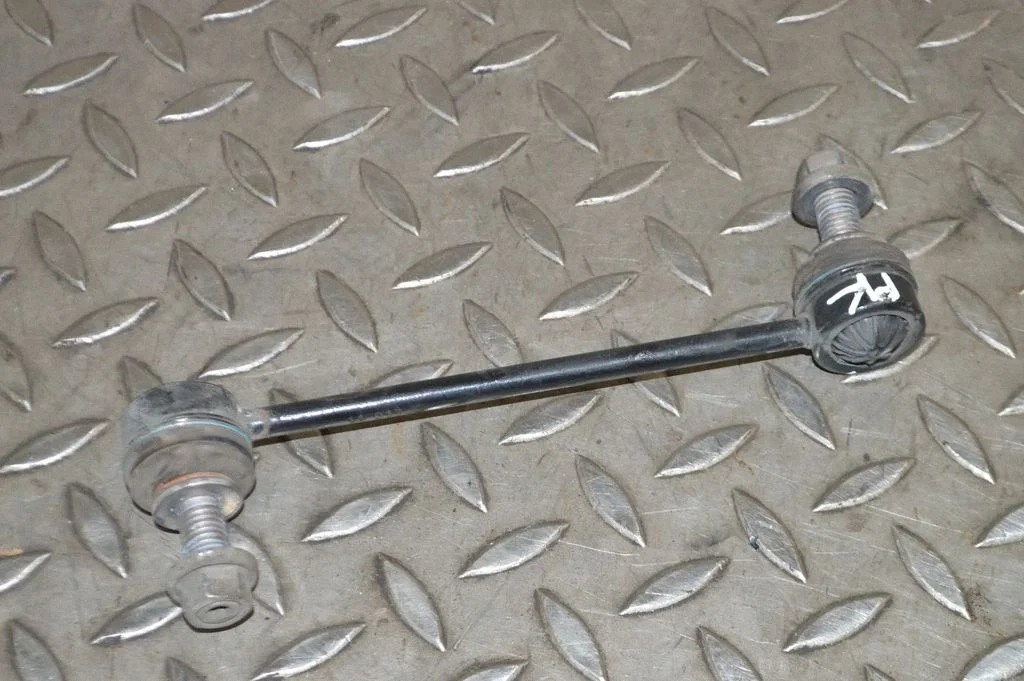 Front anti-roll bar/stabilizer link – left