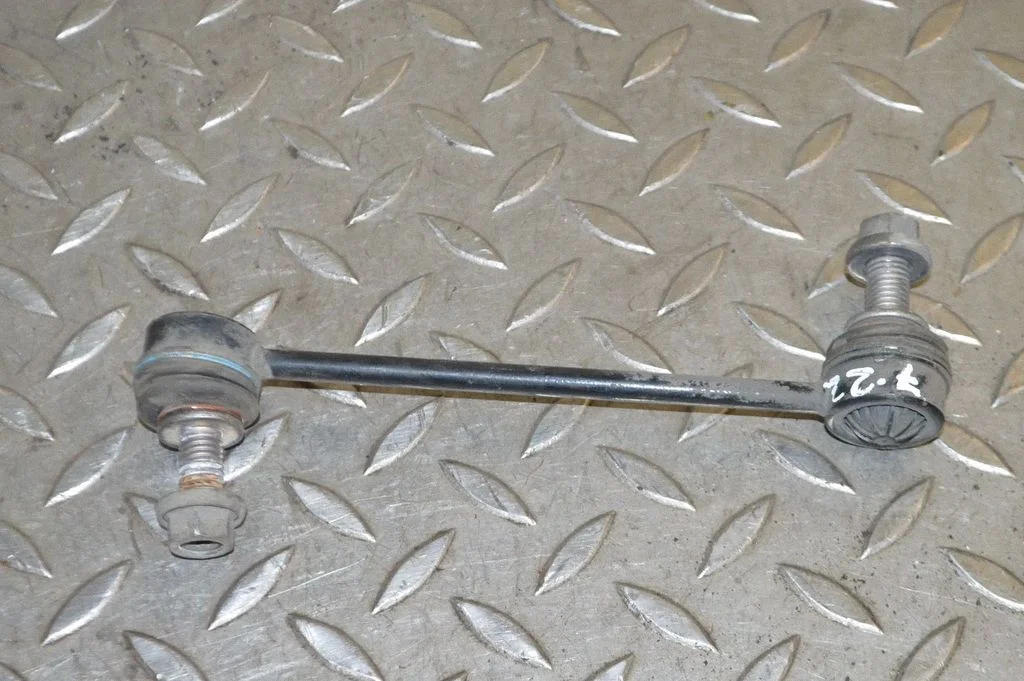 Front anti-roll bar/stabilizer link – right