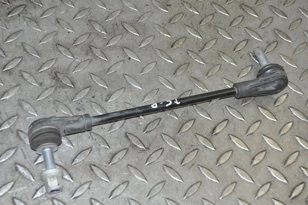 Front anti-roll bar/stabilizer link – left