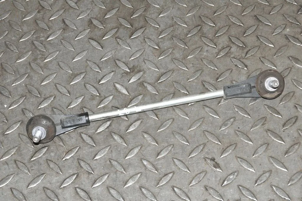 Łącznik stabilizatora przedni 6862853