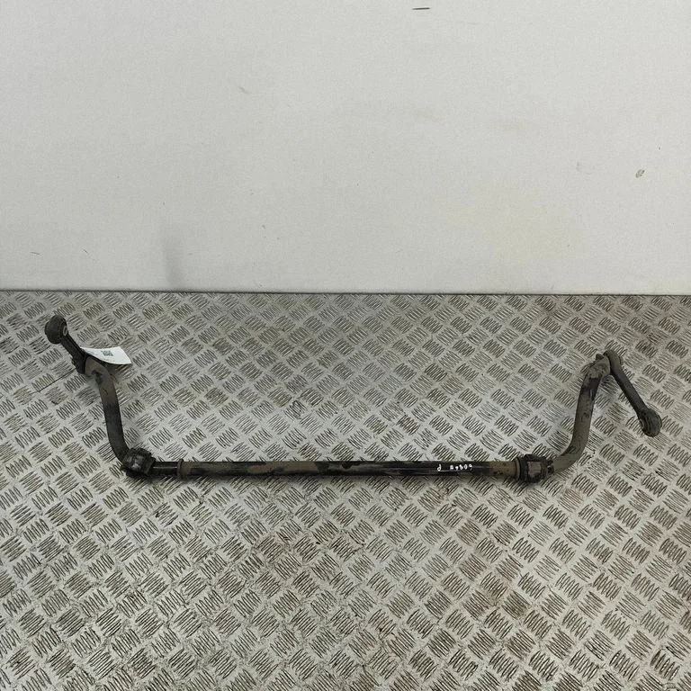 Priekšējais stabilizators 8W0411309