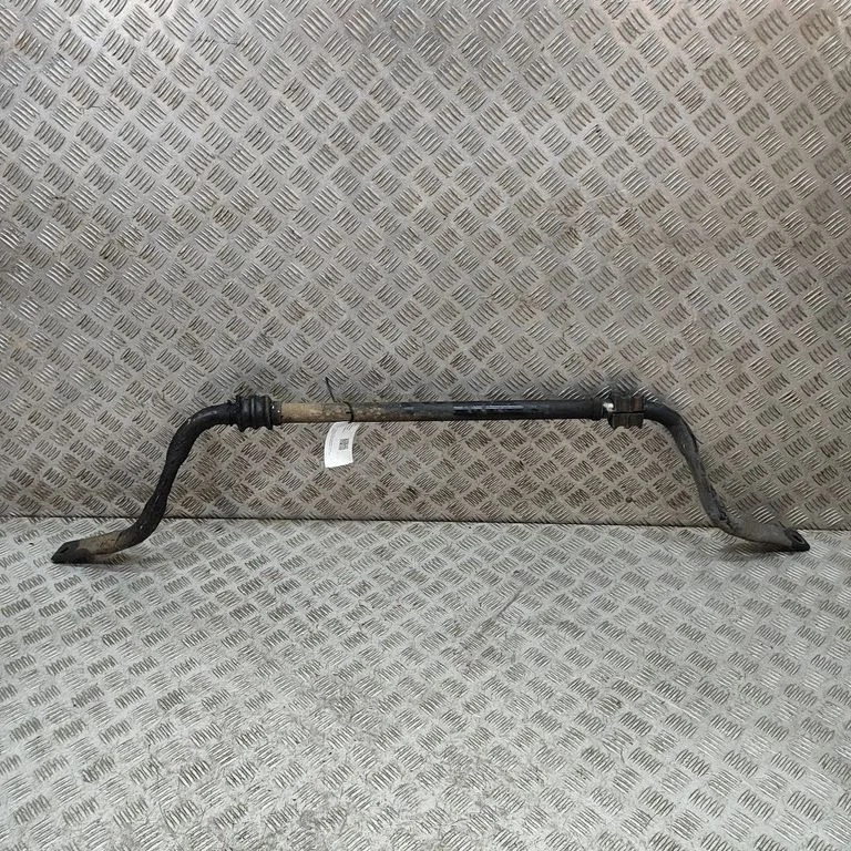 Eesmine stabilisaator (kaldevarras) – Nissan Navara D23 (2015-)