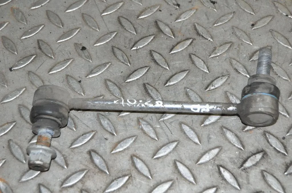 Priekšējā stabilizatora atsaite – Land Rover Discovery Sport (2014-)