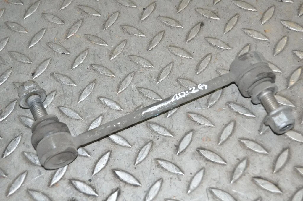 Priekšējā stabilizatora atsaite – Land Rover Discovery Sport (2014-)