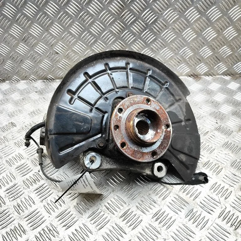 Priekšējā rumba 04877889AF