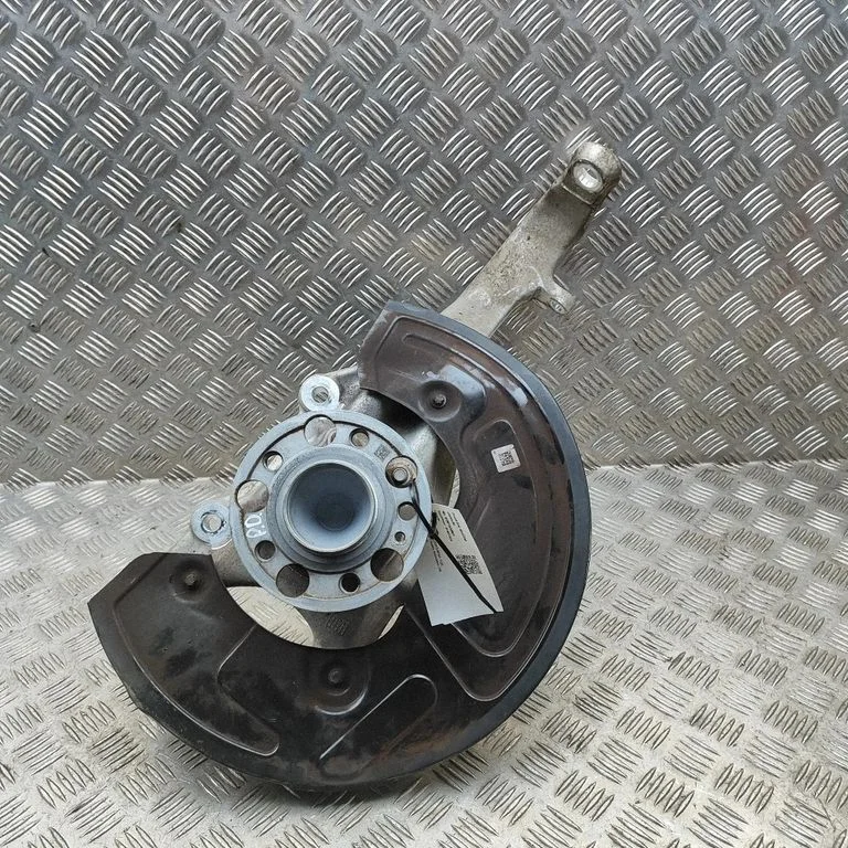 Eesmine rattarumm – Mercedes-Benz EQS V297 (2021-)