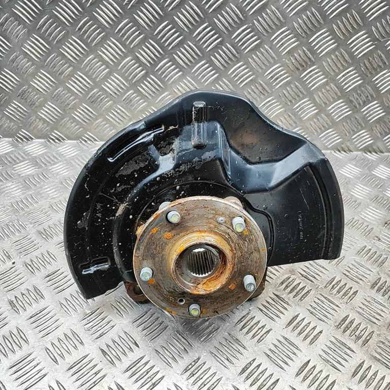Front wheel hub SC2E3501010A