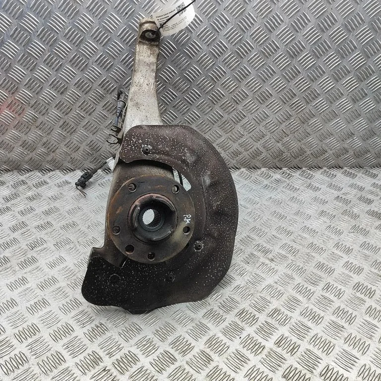 Front wheel hub 95834190100
