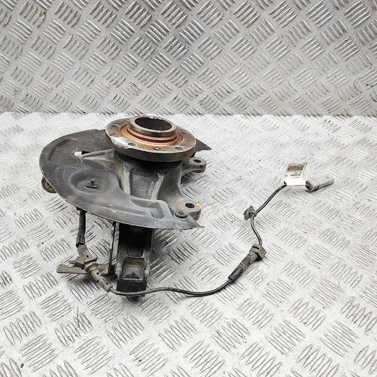 Front wheel hub 1647857480