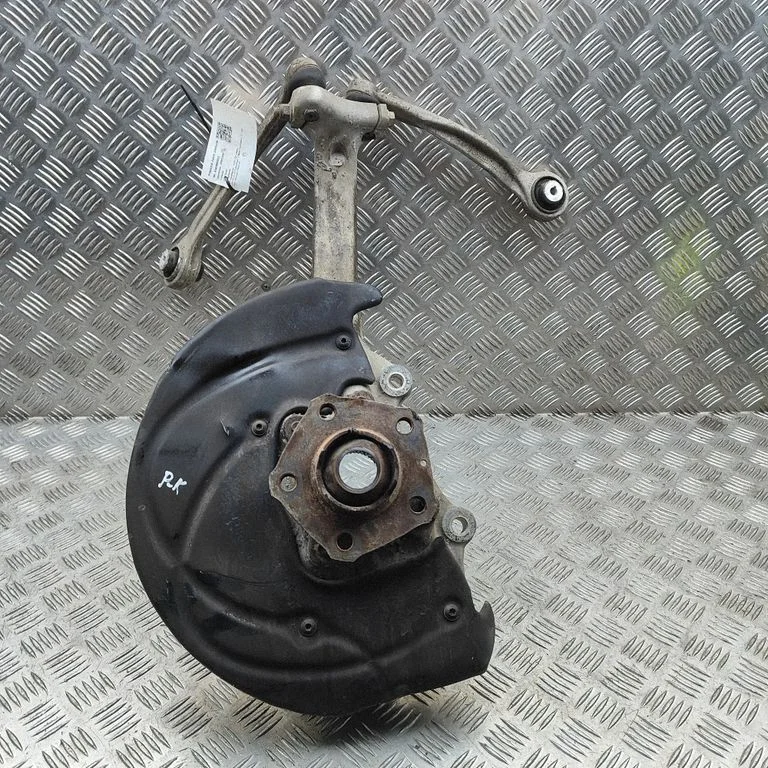 Priekšējā rumba 4M0407509B