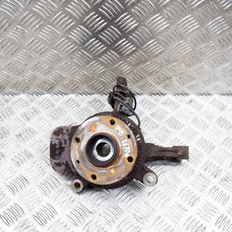 Eesmine rattarumm – Suzuki Swift II (2010-2016), parem