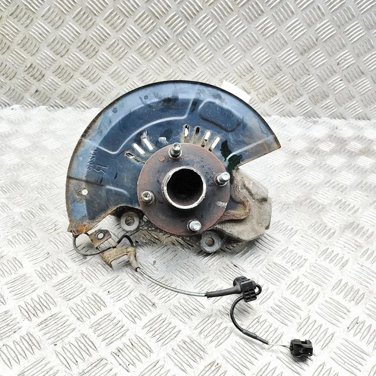 Front wheel hub N24333271
