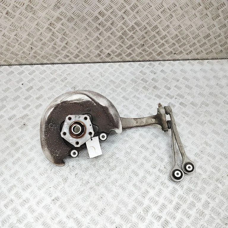 Priekšējā rumba 8W0407505C