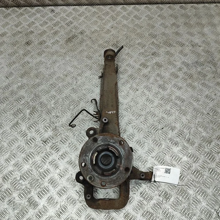 Front wheel hub 7P6407245