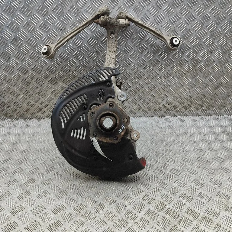 Front wheel hub 8W0407559