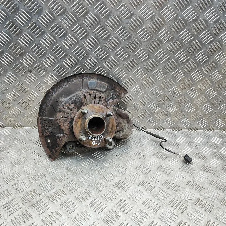 Front wheel hub N24333020