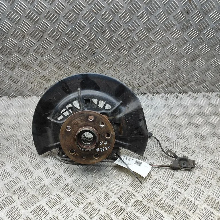 Front wheel hub 4321233130