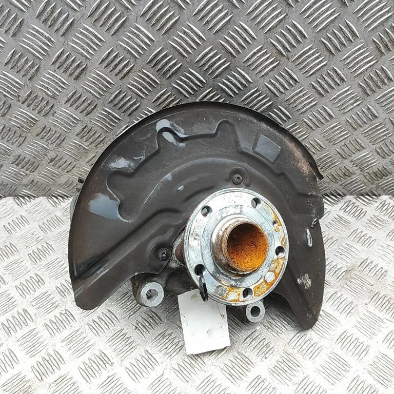 Front wheel hub 1EA400054DH
