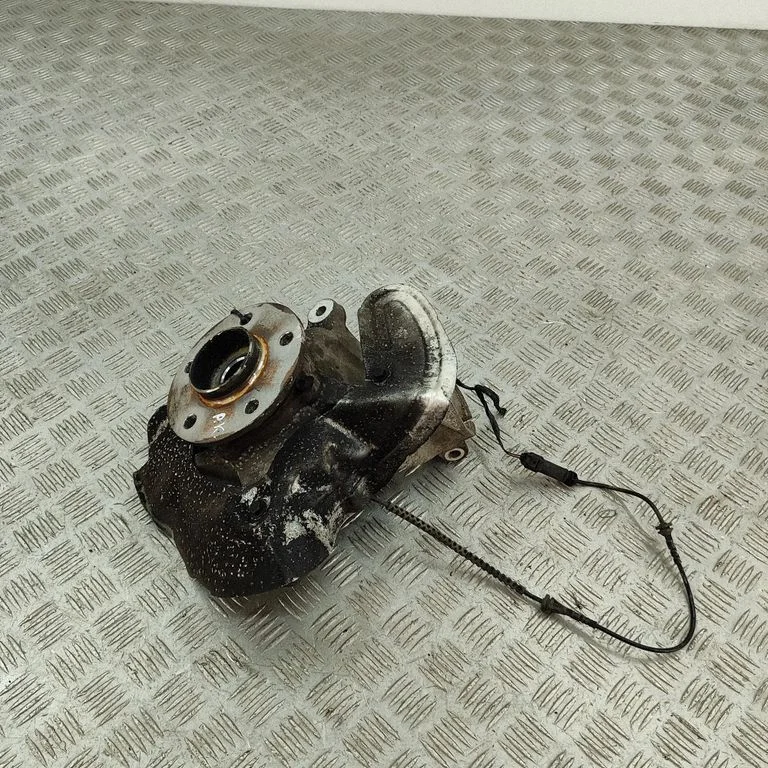 Priekšējā rumba 6895881