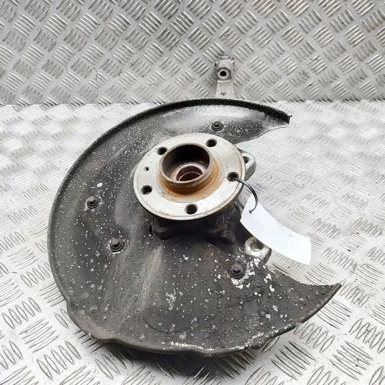 Front wheel hub 31682226