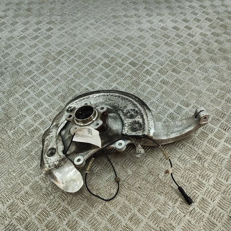 Priekšējā rumba 6884381