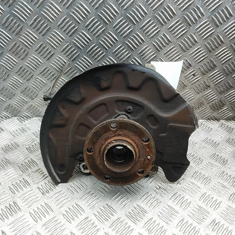 Priekšējā rumba 3Q0400053Q