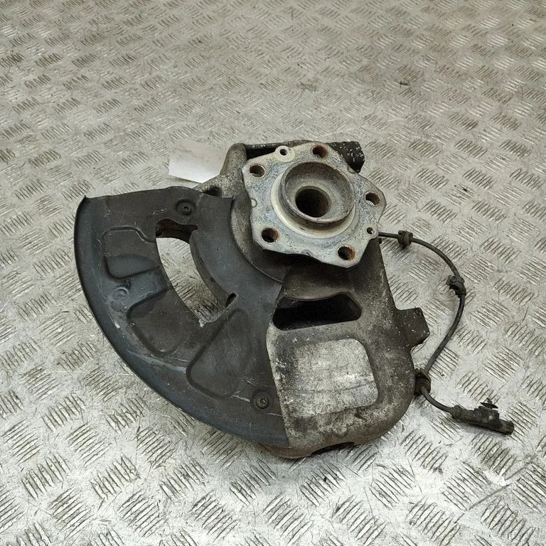Front wheel hub 28A34003