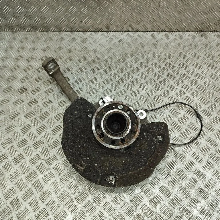Front wheel hub A2133303101